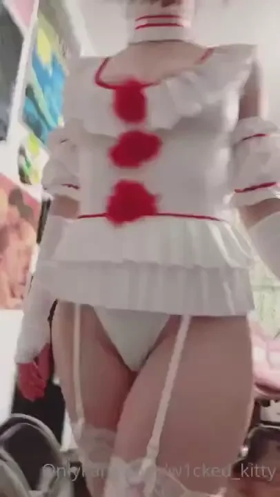 I hope you all like clowns 