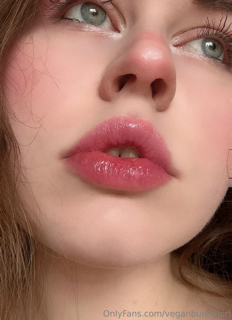 Bite my lips or bite my tits it s my birthday and i m spoiling you part 1 