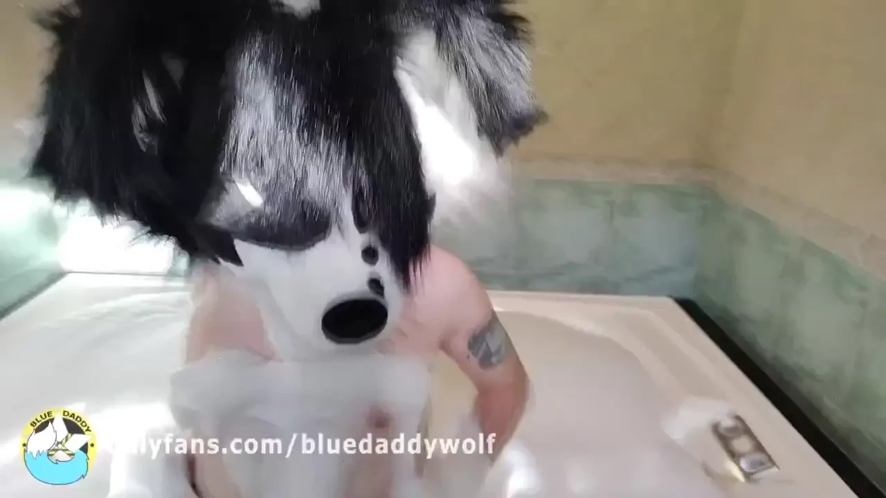 Hello cuties i share with you the third clip that i made in the hotel 