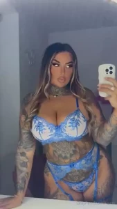 Happy sunday gonna be online all day so message me x