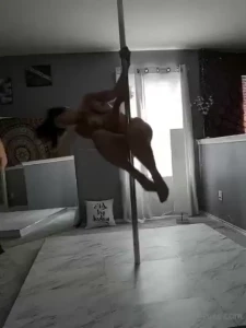 A fun friday pole dance for you