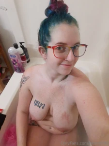 Good morning who wants to get wet with me