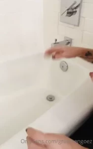 I m getting dirty in the tub i wonder if you catch me will i be