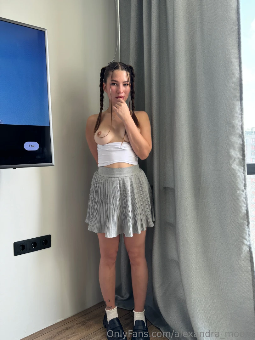 Lips are the first touch of the forbidden 