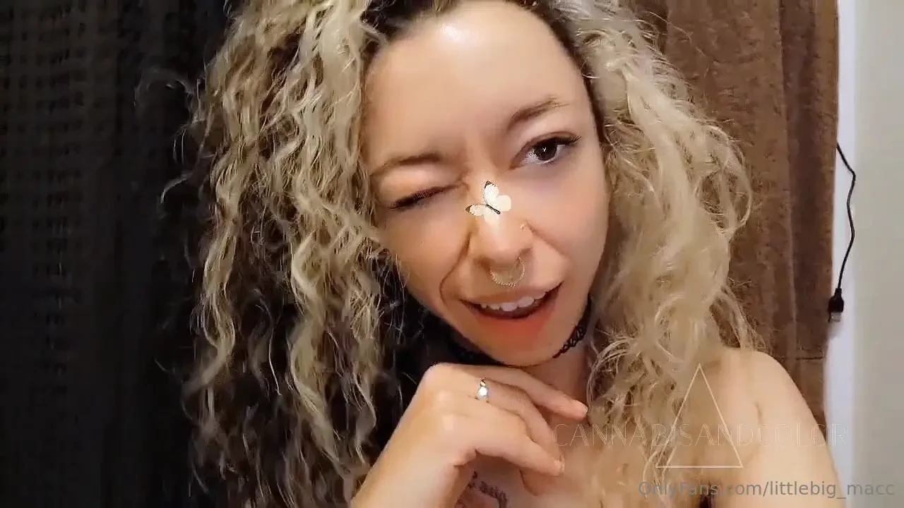 Feel free to join me on snap both sfw and available and 30 off that 