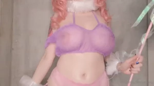 Hey you perverts this is the only clip where my tits dont pop out go