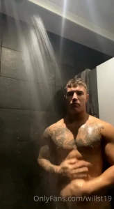 willst19 - Watch me shower after a sweaty workout 