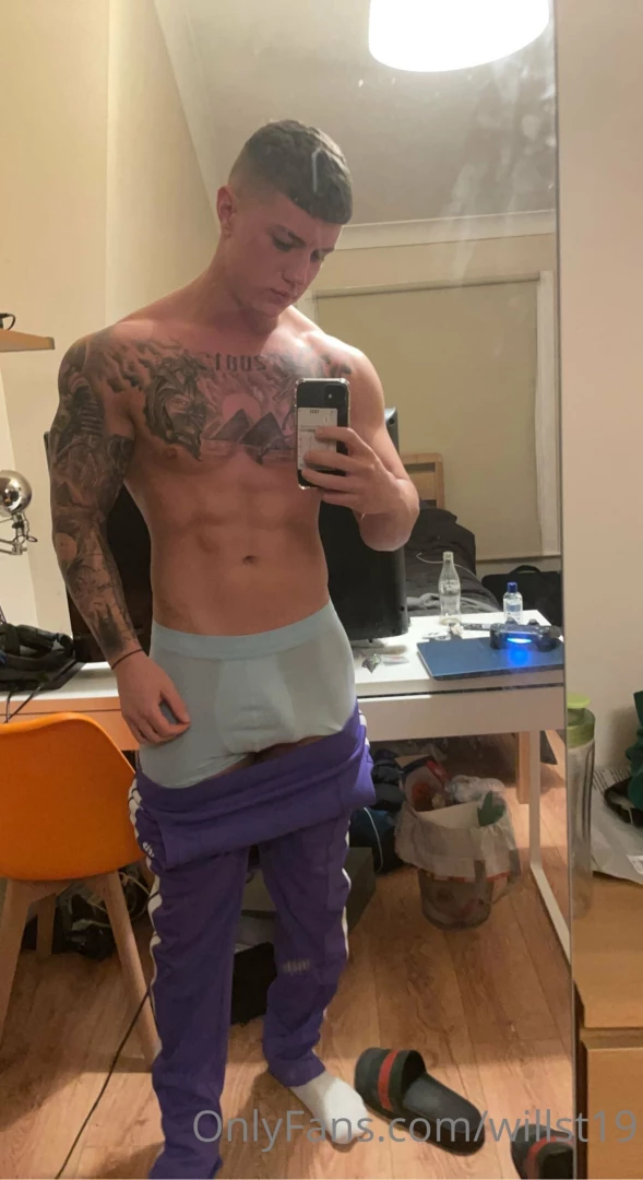 Come and suck this dick 