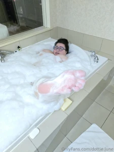 Splash splash my feet were in the bath down on a saturday night part 1