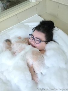 Splash splash my feet were in the bath down on a saturday night part 4