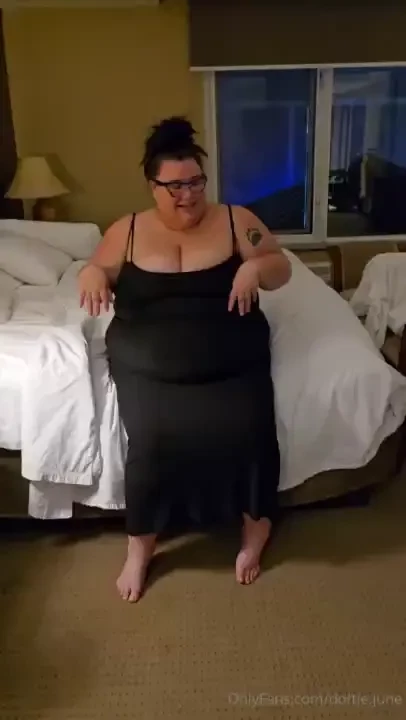 Showing off my new skin tight dress no makeup should i bring it back i part 1 