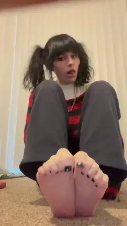 Teaser dump hmu for customs if u wanna support ur favorite emo girl 