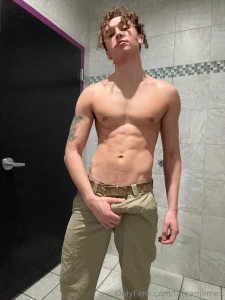 Such a horny mood rn who s down to fix it