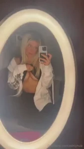 How good do my tits look today check ur dms if u wanna see my top off