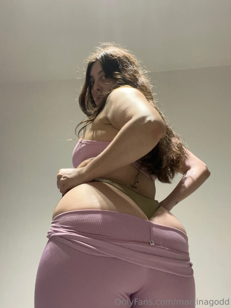 Hey loser time to worship your goddess 