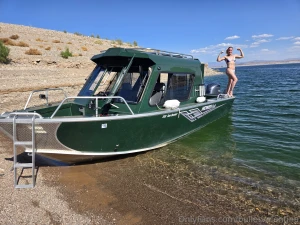 Beautiful lake in arizona ideal for bikini exercises to keep the body