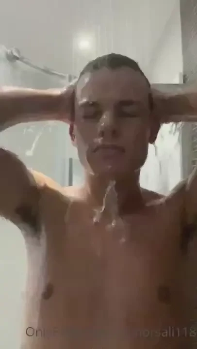 Someone pleaseeee come wash me i m sooooo dirty 