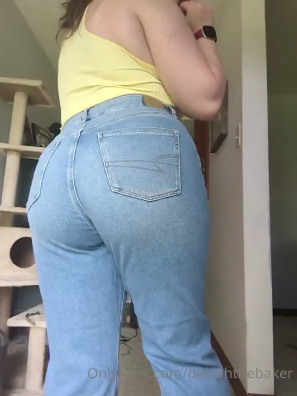 I wanna grind on some body so bad 