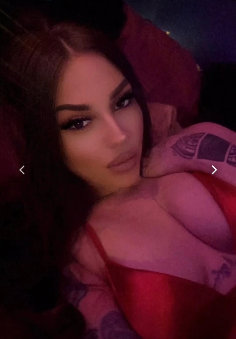 Kinky brunette loves solo sessions and takes requests for pics xxx part 2 