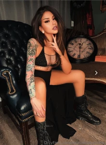 Kinky brunette loves solo sessions and takes requests for pics xxx