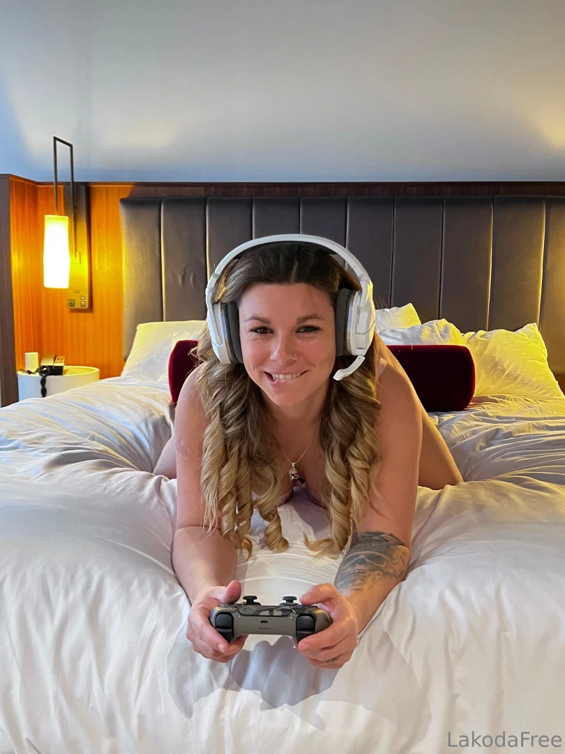 Gamer birthday babe rail me while i kick ass in cod part 6 