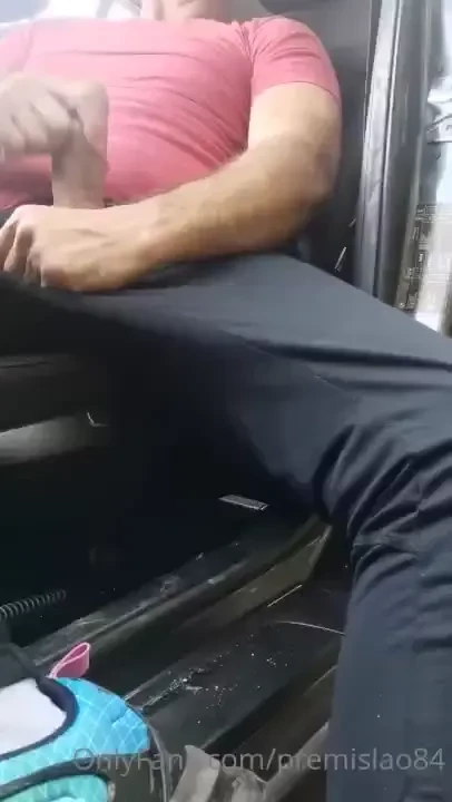 I always like to play with my dick after work in the forest parking 