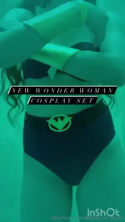 New wonder woman set drops tonight 