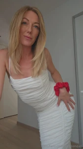 Do i look good in dresses dm me your answer