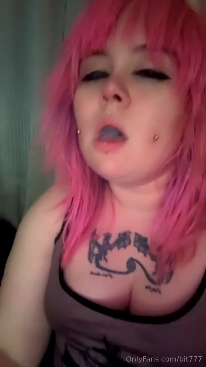 Hey daddy do you love the pink as much as me cotton candy princess 