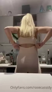 Pov- i ve just got back from the gym and i m making you dinner