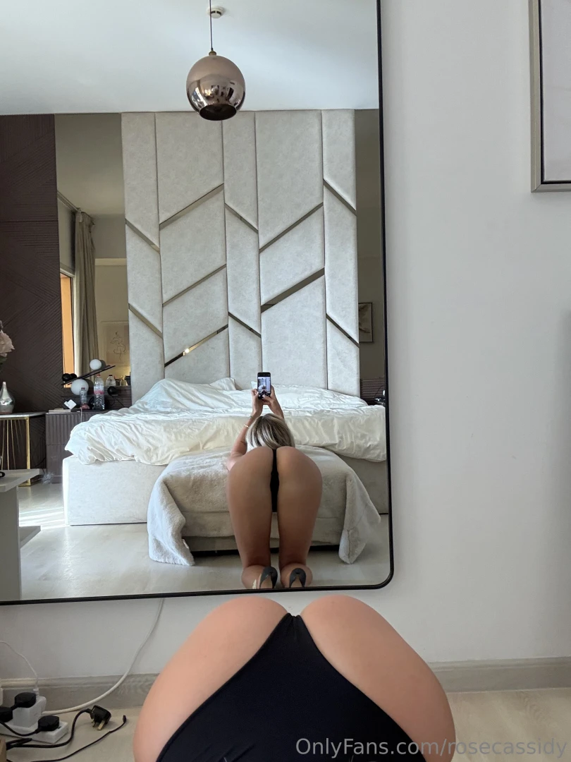 Waiting for someone to bend me over like this 