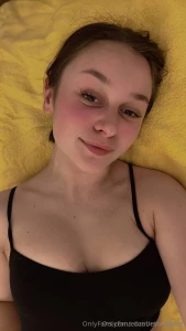 Heloo my name is elizabeth_grace i love taking hot photos in lingerie part 9