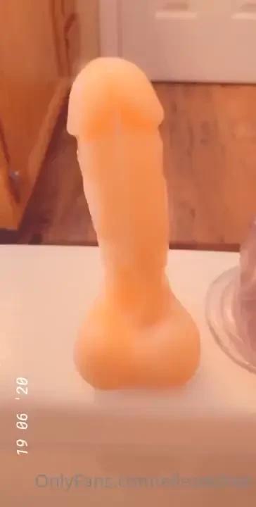 Do you think i can fit the bigger one inside me 