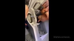 If airplane lavatories could talk lol