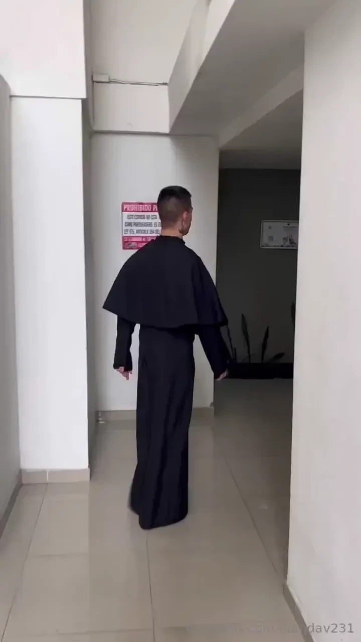 A charlyfilmxxx lo puse de rodillas qued absuelto de todas sus culpas 