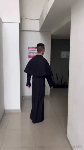 A charlyfilmxxx lo puse de rodillas qued absuelto de todas sus culpas