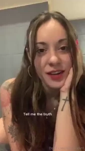 Come and do the with me on this bed and for these warm feet follow the