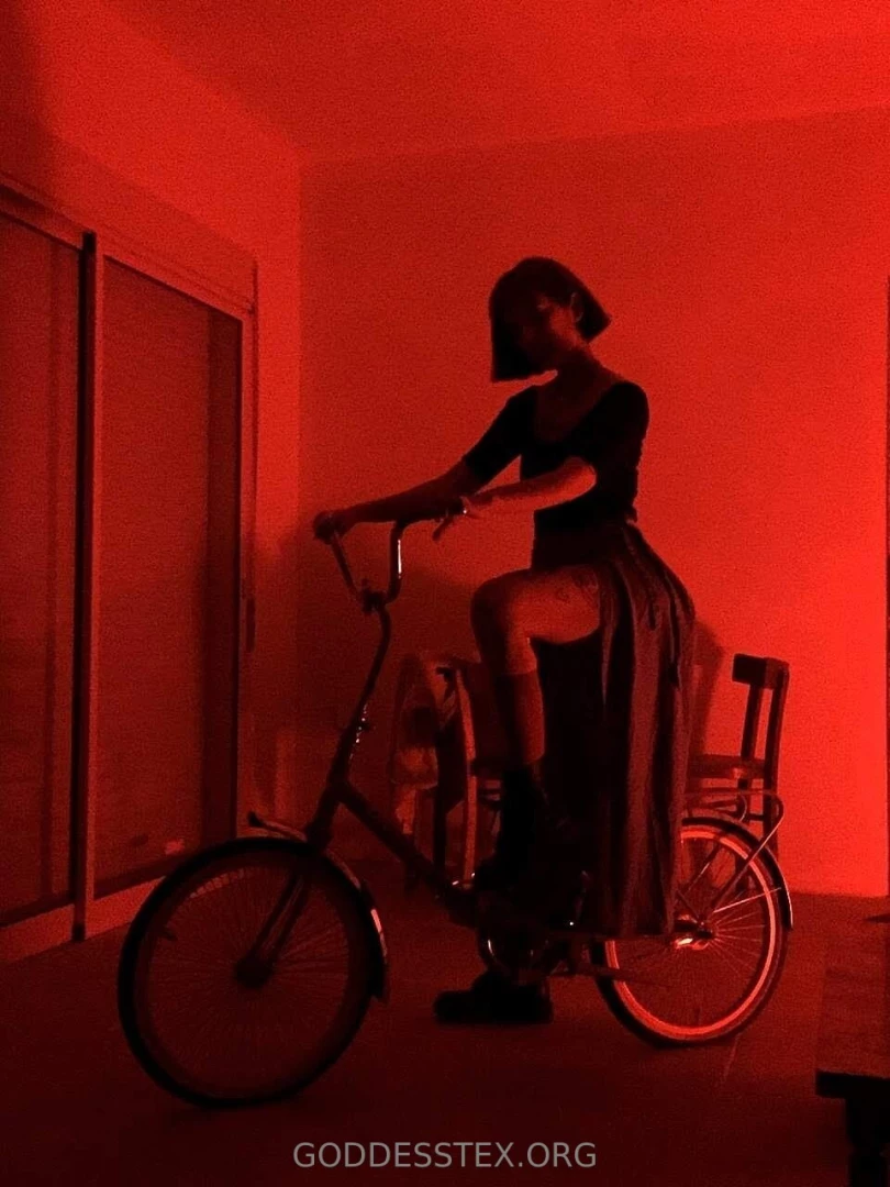 I m loving long hair lately but look how insanely hot i make short 