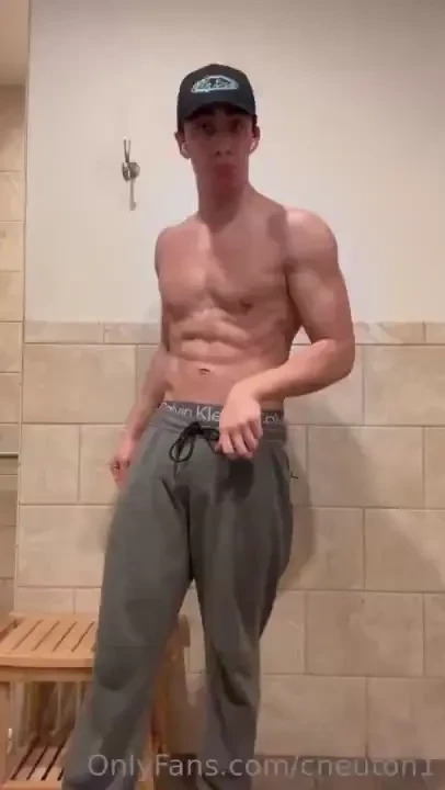 First video i have clothes on second video is from a leg day this week 