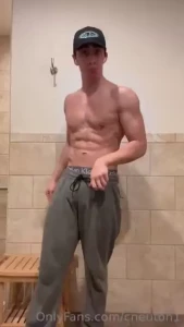 First video i have clothes on second video is from a leg day this week