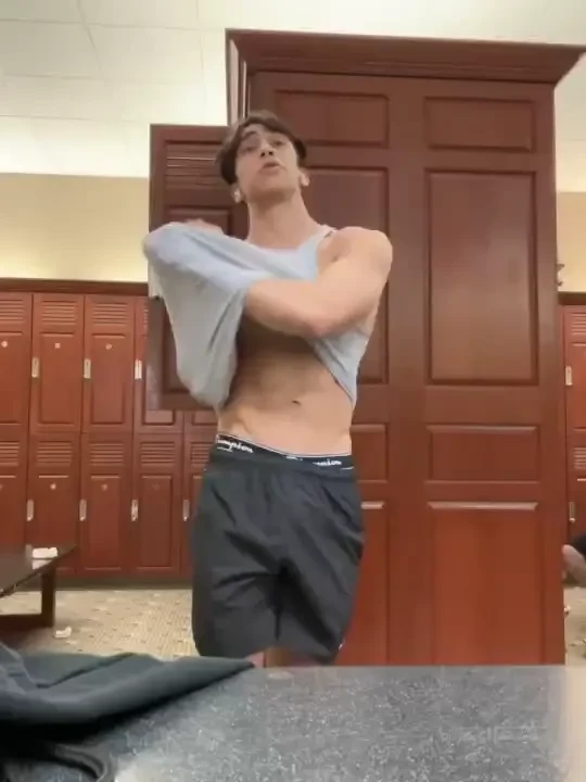 More la fitness flexing 