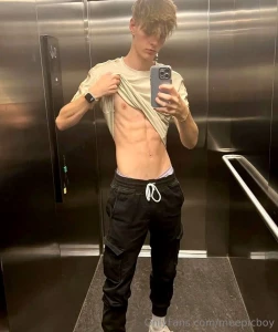 In an elevator and no selfies i think i can t afford to deprive you of