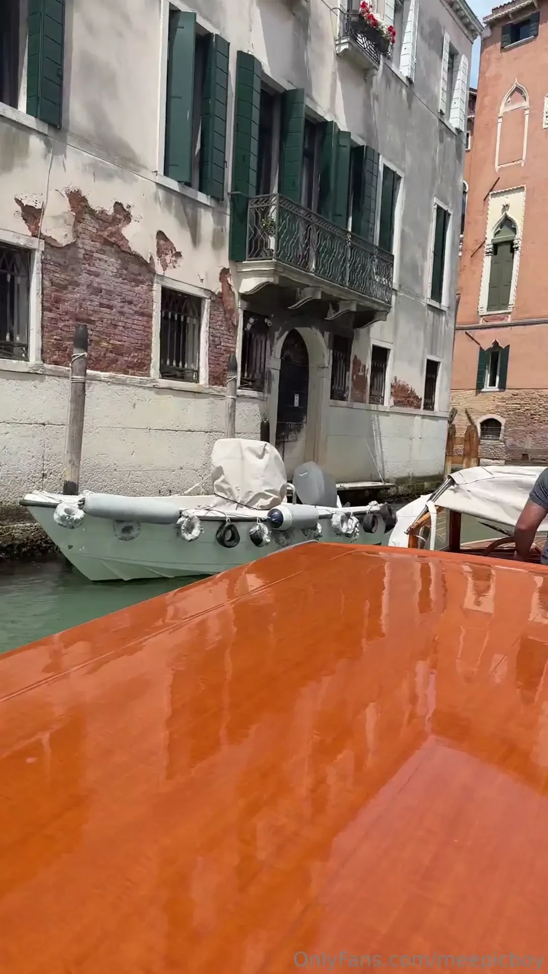 What happens in venice stays in venice the same in my private messages part 1 