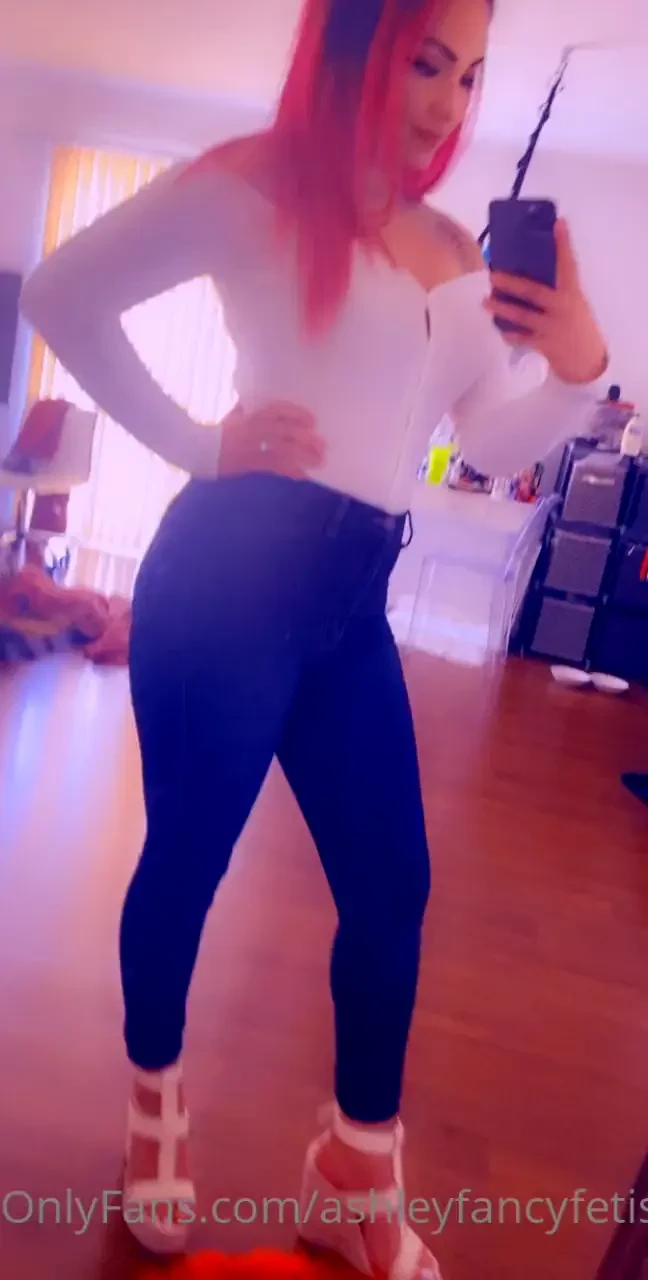 All dolled up for a lunch date end a tip for my drinks 