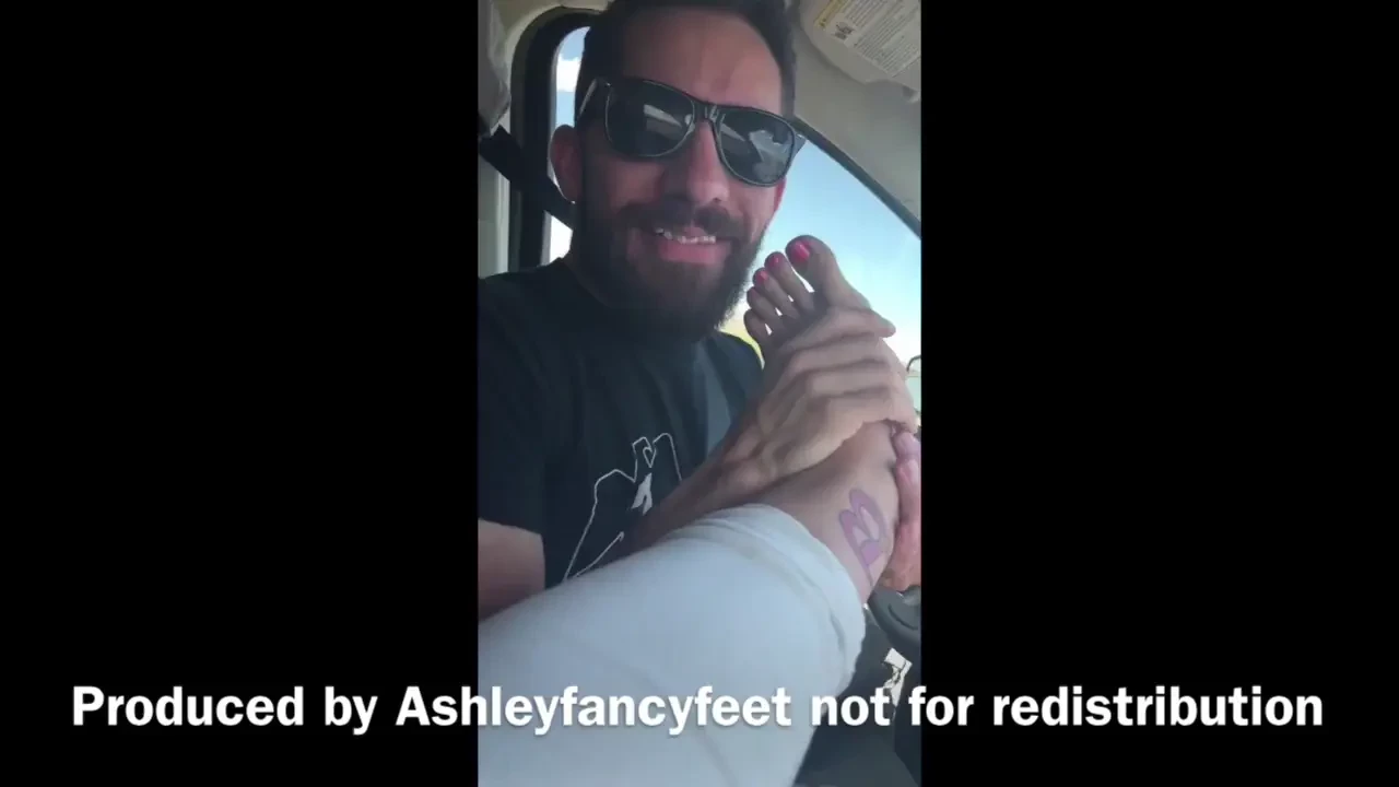 I went live on ig the other day and had my feet worshipped by my 