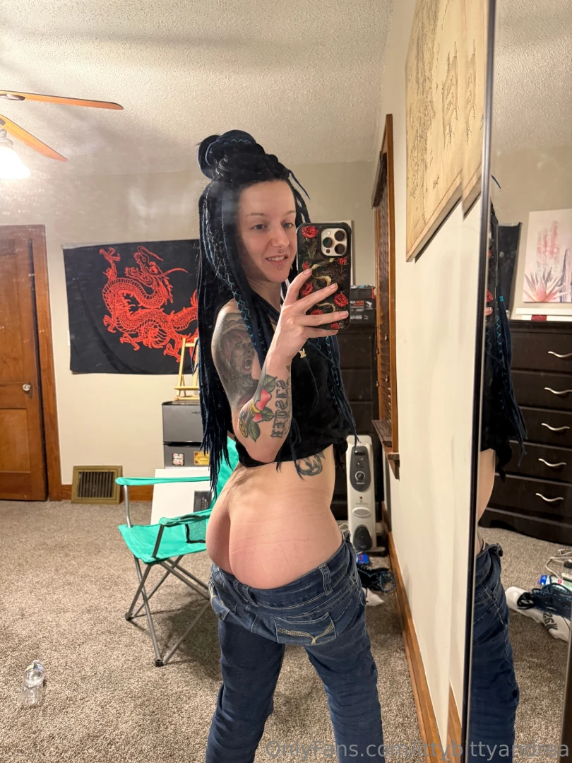 Go check me out at ittybittyautumn_ 