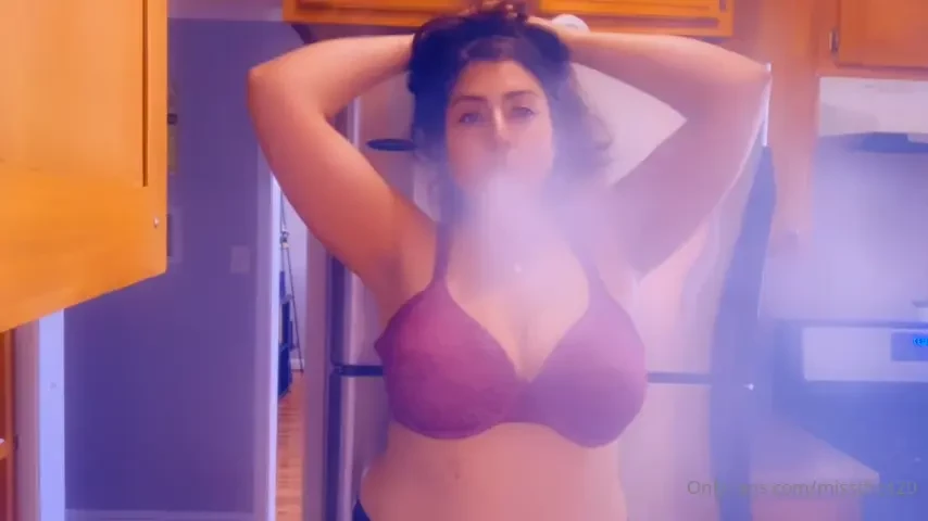 Wanna join me for a live smoke sesh as for when well as soon as i 