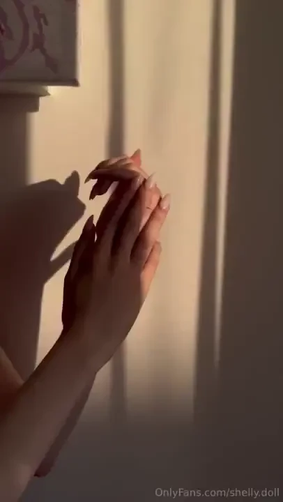 How do you like my manicure 