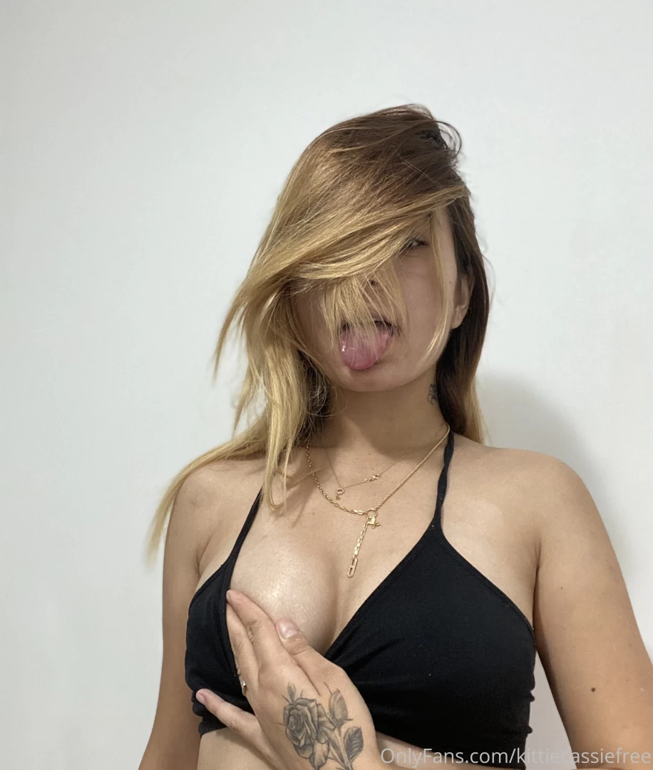 Tongue out for you go check my bio have fun 