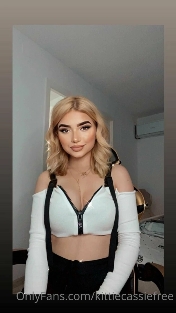 Follow me guys onlyfans com kittiecassie 